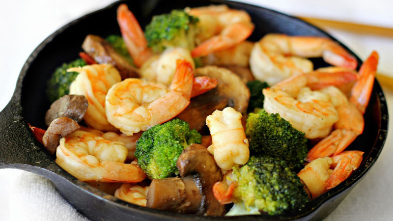 Shrimp stir-fried with vegetables — one of the menu favourites at Thien Vietnam 2 on Saskatoon's East Side
