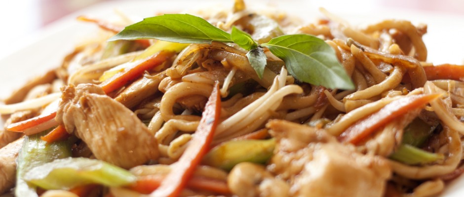 Vietnamese chicken dish from the Thien Vietnam 3 menu — packed for North End Saskatoon takeout and delivery